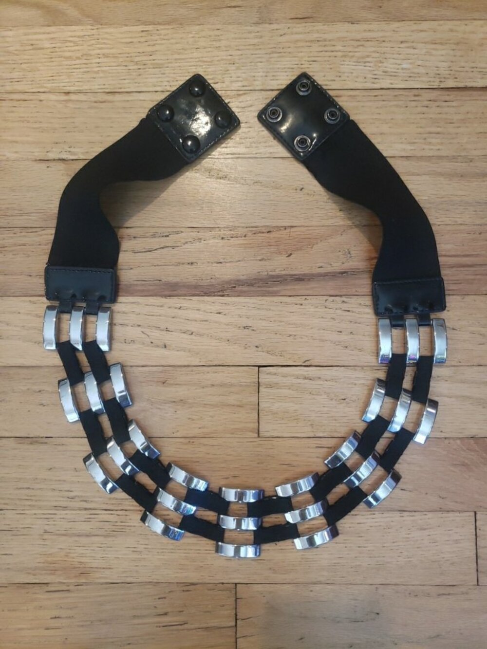 White House Black Market Belt Size M Grunge Punk Emo Black Silver Stretch
